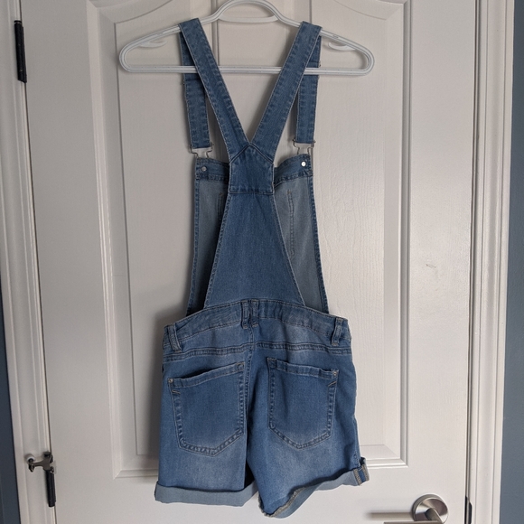 Ardene Light-wash Overall Shorts - Picture 3 of 5